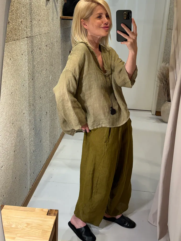 Voluminöse verkürzte Leinenhose Shik in Senf