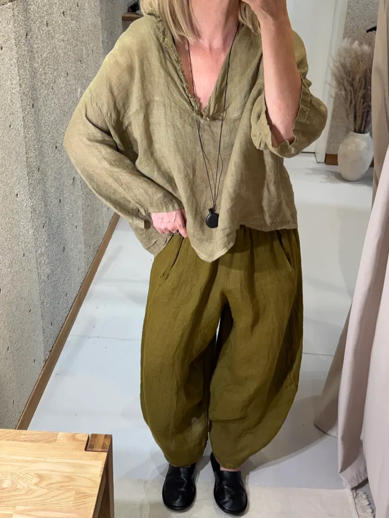 Voluminöse verkürzte Leinenhose Shik in Senf