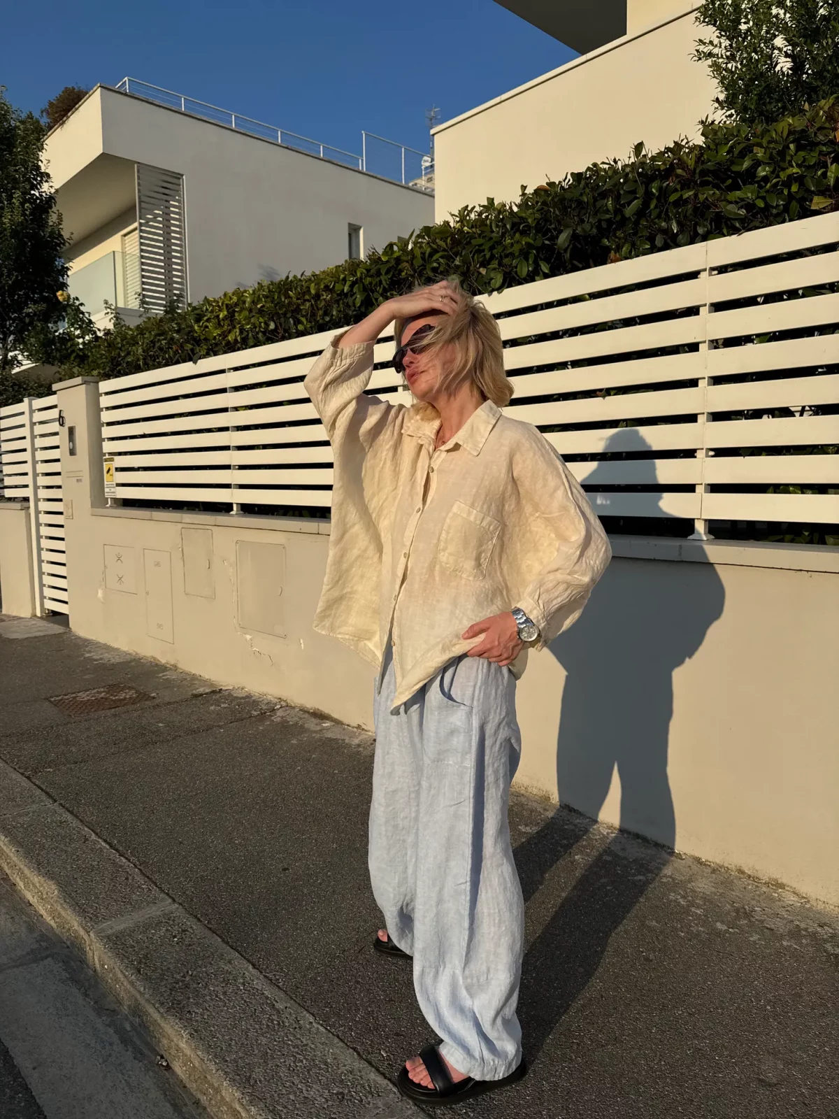 Oversize-Leinenhemd mit Brusttasche in Milchig