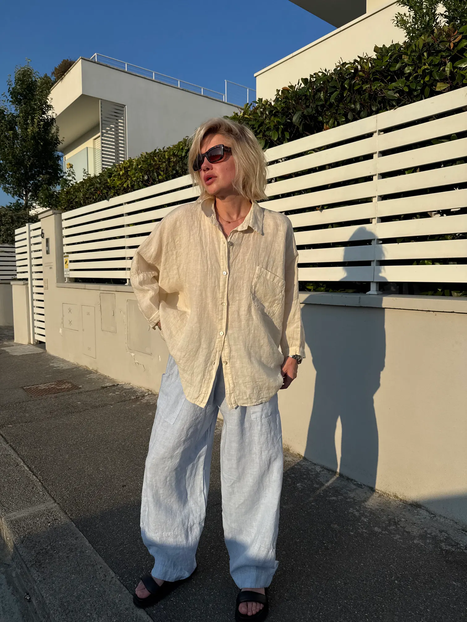 Oversize-Leinenhemd mit Brusttasche in Milchig