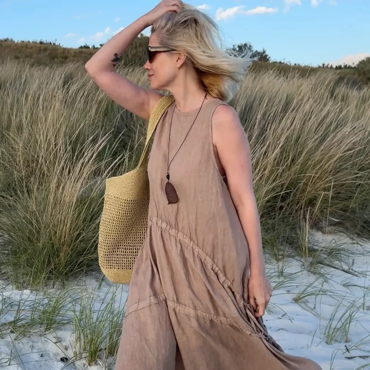 Leinen Sommerkleid mit zwei Bindebändern in Camel
