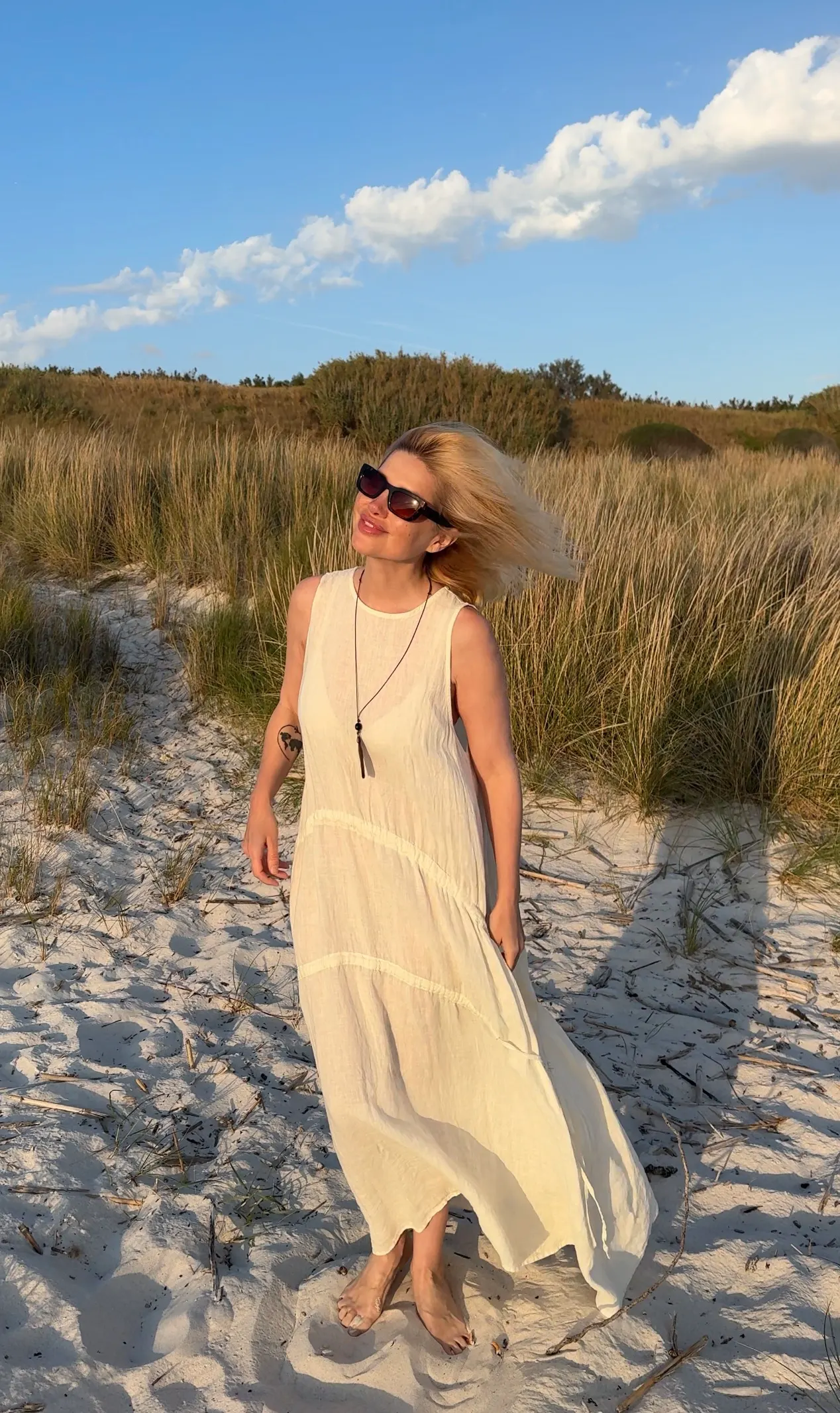 Leinen Sommerkleid mit zwei Bindebändern in Milchig