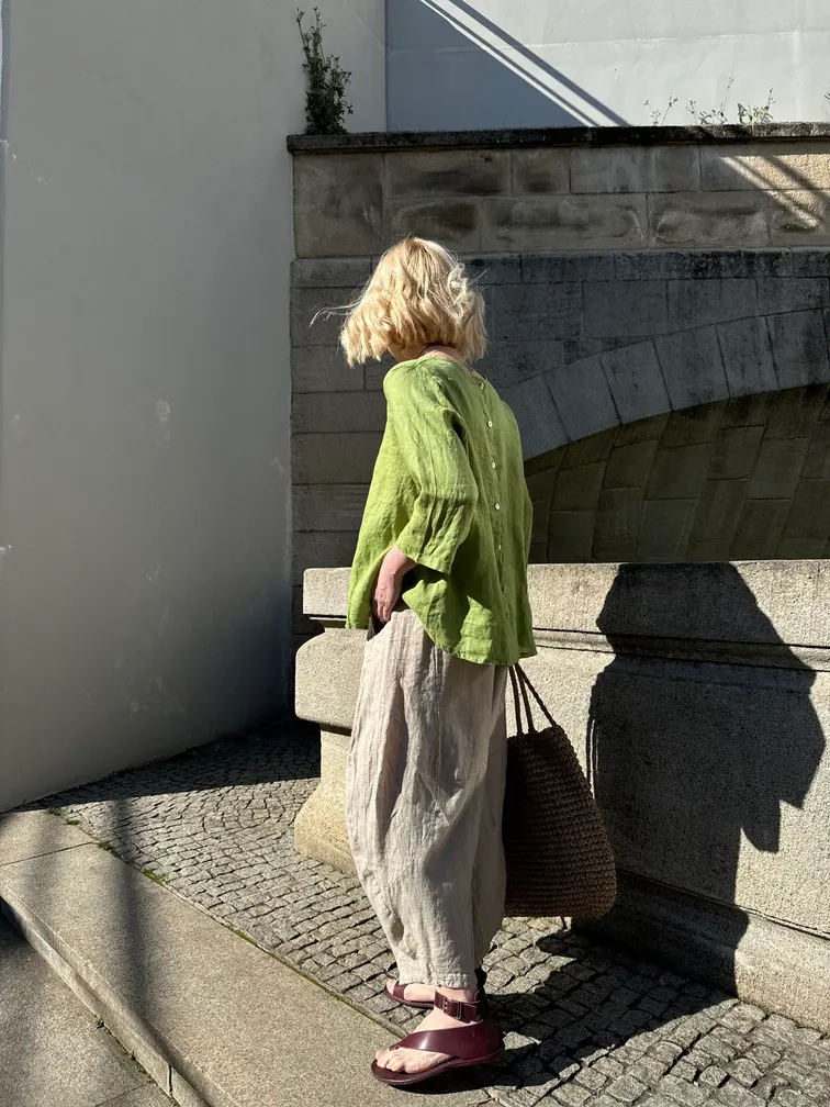 Voluminöse verkürzte Leinenhose Shik in Beige